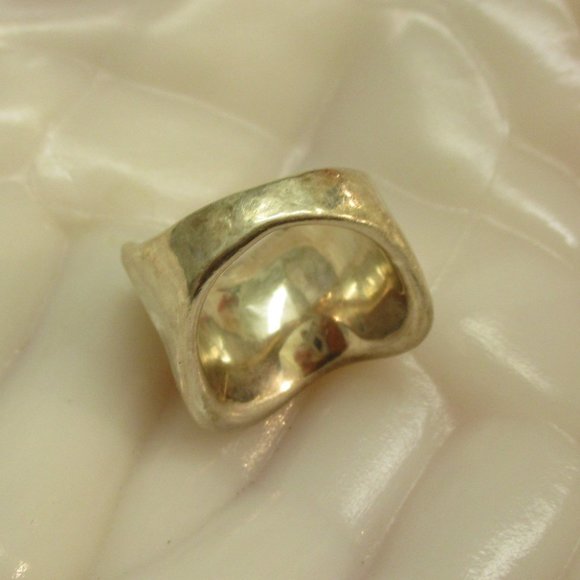 Modernist STERLING SILVER Swirl Statement Ring~Hammered 925 Israel UNISEX Ring - Picture 12 of 13